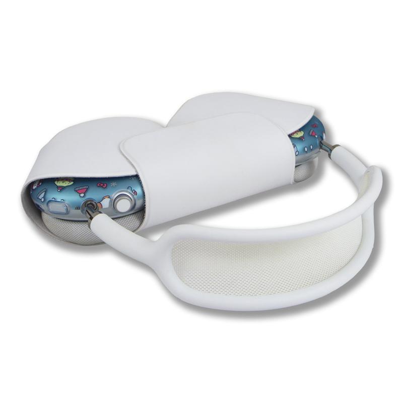 Sanrio Characters Sanrio Hello Kitty and Friends x Sonix Aspen Vacay Airpods Max Cover  Saudi Arabia |  UM0372961