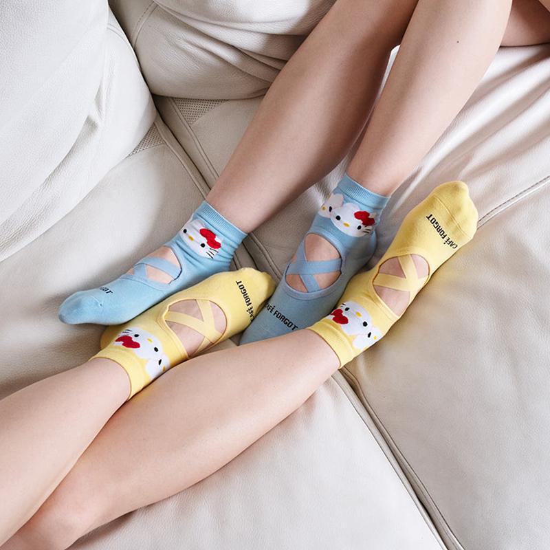 Sanrio Characters Sanrio Hello Kitty x Café Forgot Ballet (Blue) Socks  Saudi Arabia |  ZG2130469